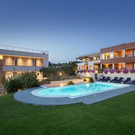 Villa Aurora-Holiday Home Apt3 Bardolino Exterior photo