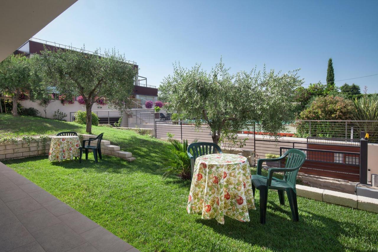 Villa Aurora-Holiday Home Apt3 Bardolino Exterior photo