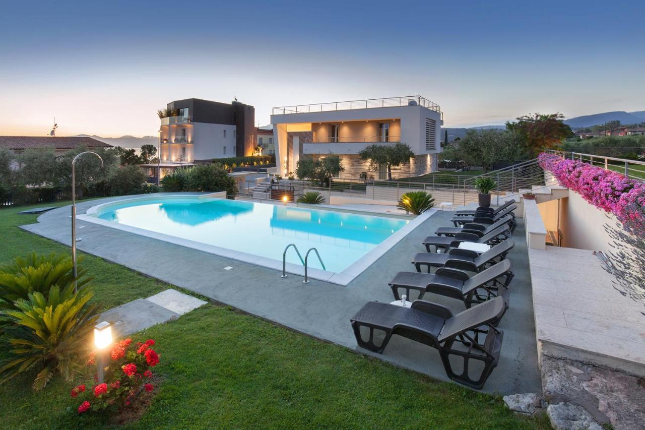 Villa Aurora-Holiday Home Apt3 Bardolino Exterior photo