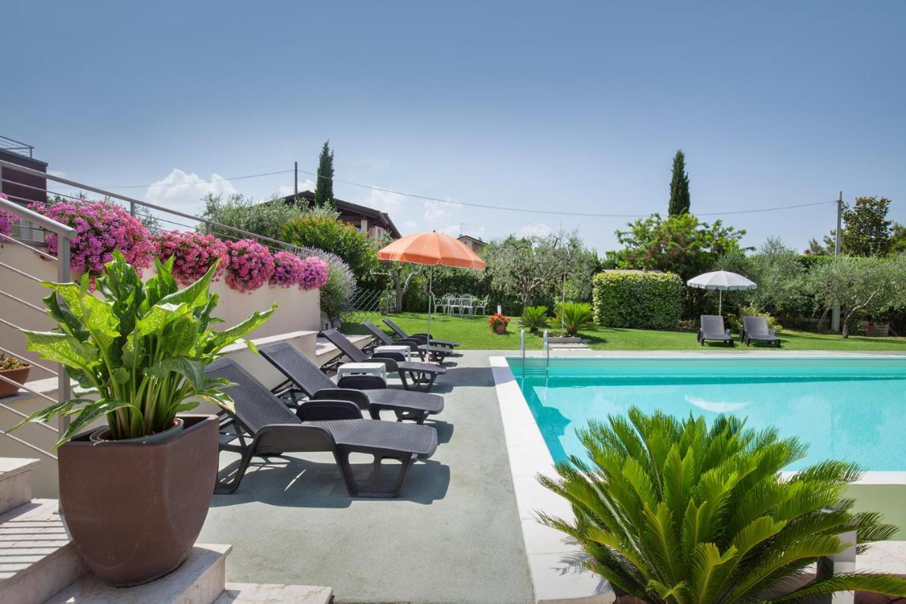 Villa Aurora-Holiday Home Apt3 Bardolino Exterior photo